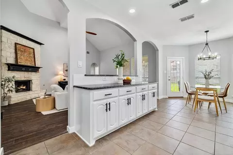 9157 Hawley Dr, Fort Worth, TX 76244