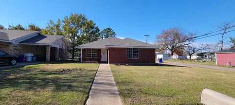 733 Park Pl, Whitesboro, TX 76273