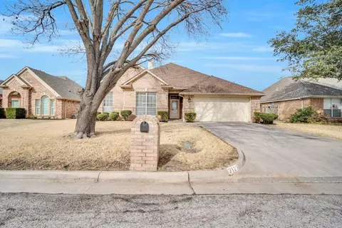2123 Ballycastle Dr, Arlington, TX 76017
