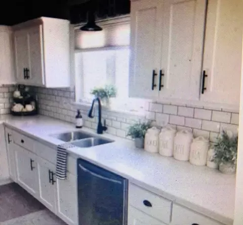 Kitchen - 2132 E 30th St, Lubbock, TX 79404 photo 2 of 2
