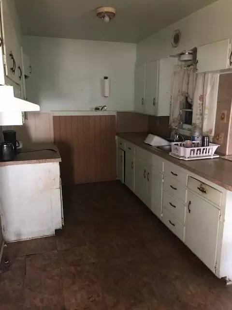 Kitchen - 2132 E 30th St, Lubbock, TX 79404 photo 1 of 2