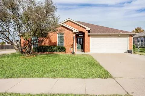 1113 Crooked Creek Ct, Midlothian, TX 76065