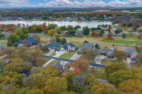 254 Cayuga Trl, Lake Kiowa, TX 76240