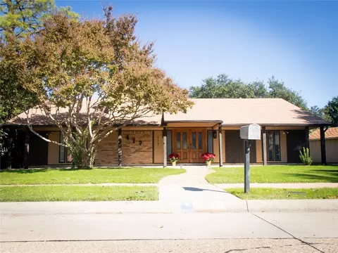 417 Colonial Dr, Garland, TX 75043