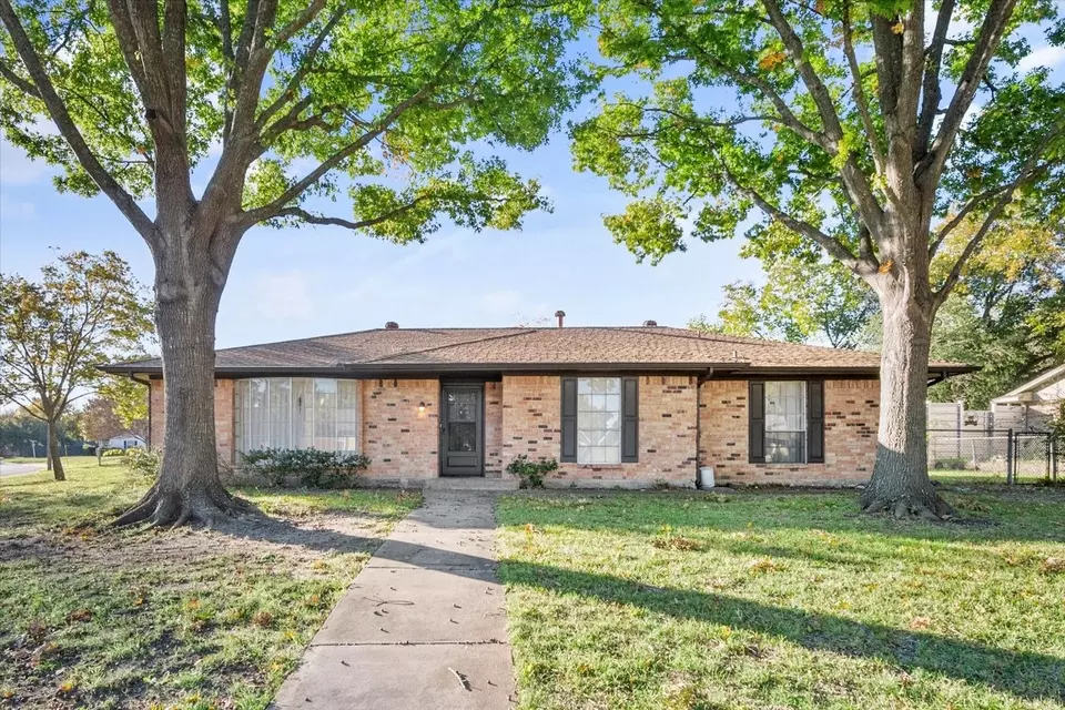 400 Brook Hollow Dr, Desoto, TX 75115 31 Photos Movoto