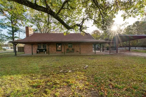 325 High St, Blossom, TX 75416