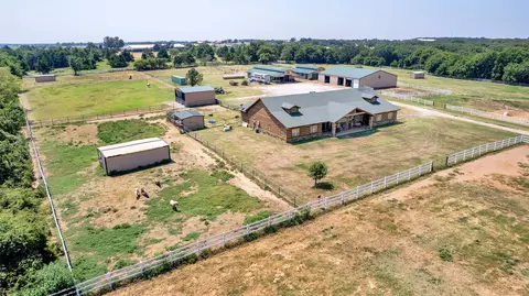 239 County Line Rd, Whitesboro, TX 76273