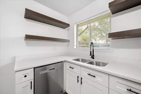 603 Pauline St, Euless, TX 76040 photo 7