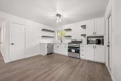 603 Pauline St, Euless, TX 76040 photo 6