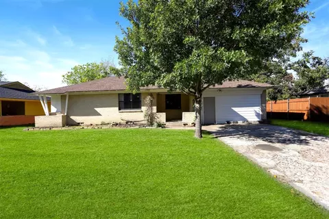 2037 Prichard Ln, Dallas, TX 75217