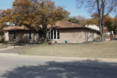 985 Mockingbird St, Stephenville, TX 76401