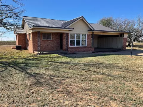 506 Ave K Se Ave, Childress, TX 79201