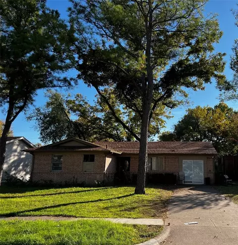 117 W Cober Dr, Grand Prairie, TX 75051