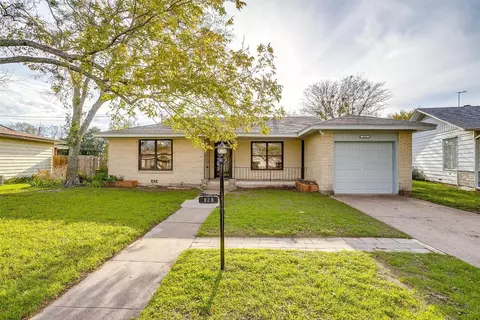 428 Live Oak Ln, Weatherford, TX 76086