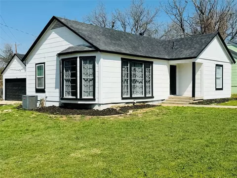 4101 Meadowbrook Dr, Fort Worth, TX 76103