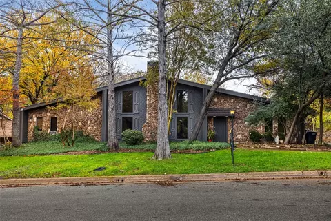 1459 Warrington Ct, Fort Worth, TX 76112