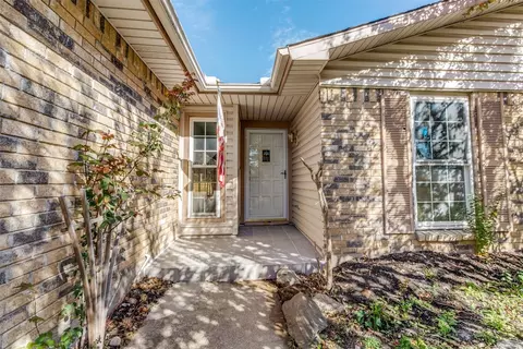 3251 Weather Vane Ln, Dallas, TX 75228