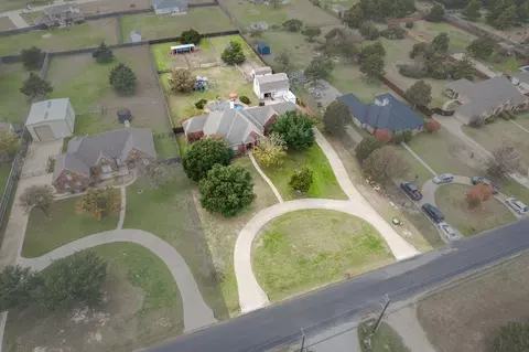 3931 Joe Wilson Rd, Midlothian, TX 76065