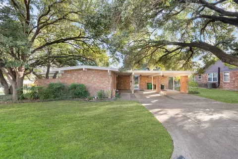 5736 Ammons St, Haltom City, TX 76117
