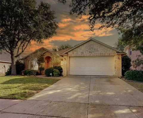 3008 Norwich Ln, Corinth, TX 76210