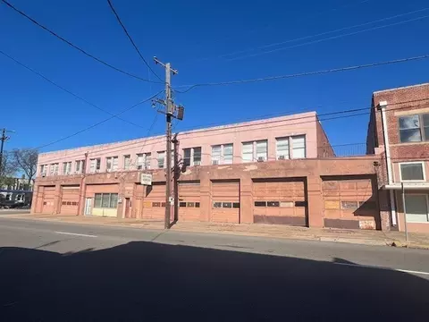 366 Bonham St, Paris, TX 75460