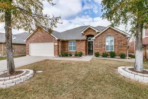 911 Crockett Dr, Lavon, TX 75166