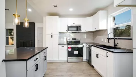 4115 April Dr, Arlington, TX 76016