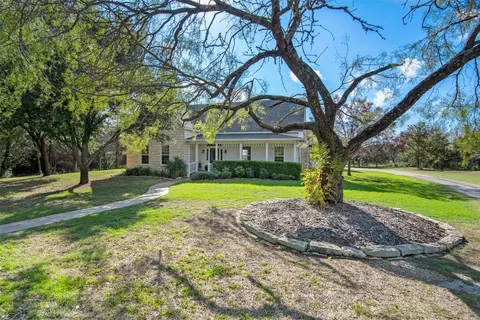 901 John Thomas Dr, Keene, TX 76059