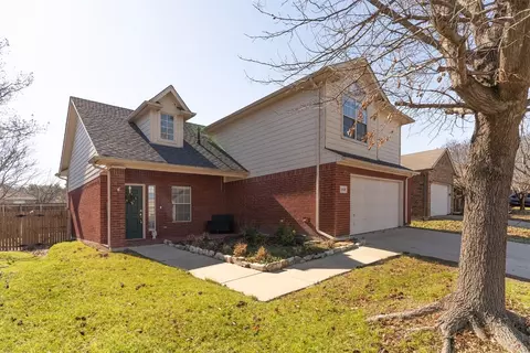 2828 Morning Star Dr, Fort Worth, TX 76131