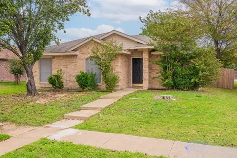 1200 Cedarcrest Dr, Mesquite, TX 75149
