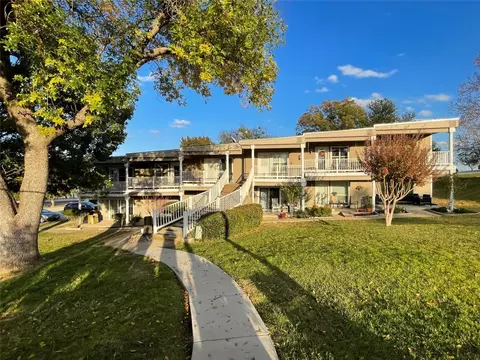 81 Runaway Bay Dr #118, Runaway Bay, TX 76426