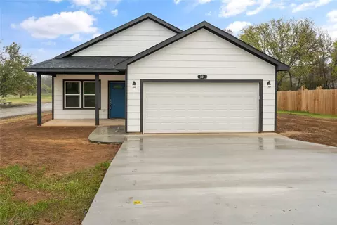 301 SE 17th St, Mineral Wells, TX 76067