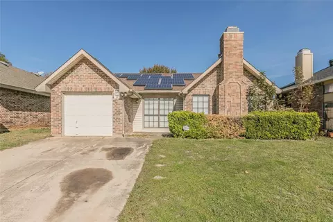 2427 Busch Dr, Arlington, TX 76014