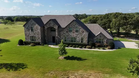 1777 Greg St, Azle, TX 76020