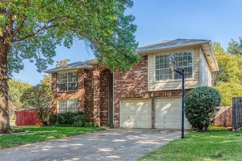 7025 Escondido Dr, Arlington, TX 76016
