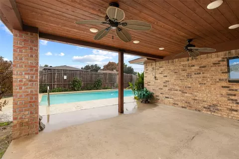 1438 Cheyenne Rd, Lewisville, TX 75077