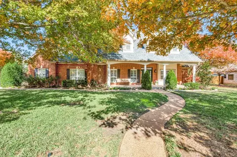 1606 Plum Creek Dr, Midlothian, TX 76065