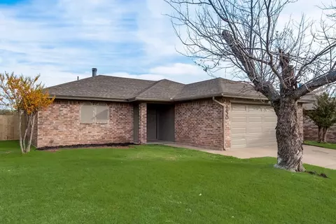 6620 Lampe Dr, Watauga, TX 76148
