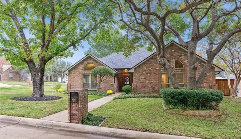 5307 Bugle Ln, Colleyville, TX 76034