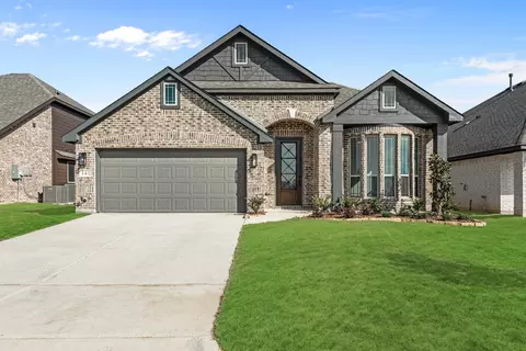 141 Red Cedar Ct, Balch Springs, TX 75181