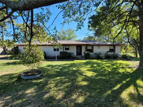 124 West St, Nevada, TX 75173