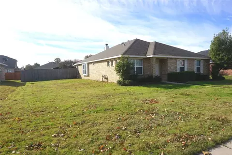 2316 Creekdale Dr, Denton, TX 76210