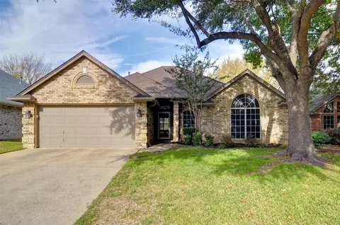 1048 Westgrove Dr, Saginaw, TX 76179