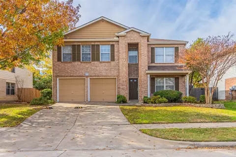 6750 Ambercrest Dr, Arlington, TX 76002