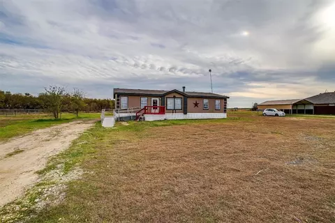 2161 Country Acres Rd, Venus, TX 76084