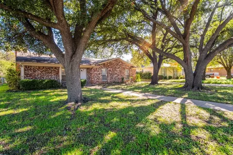1247 Willowwood Dr, Cleburne, TX 76033