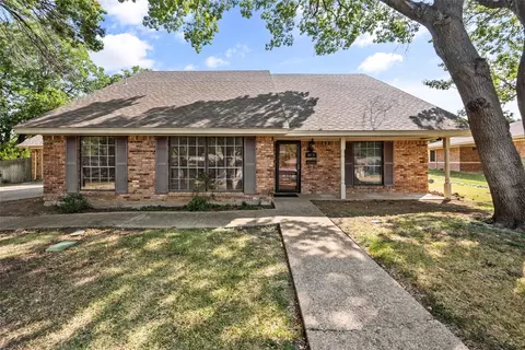6105 Wrigley Way, Fort Worth, TX 76133