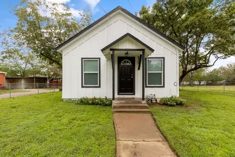 301 Mechanic St, Cleburne, TX 76031
