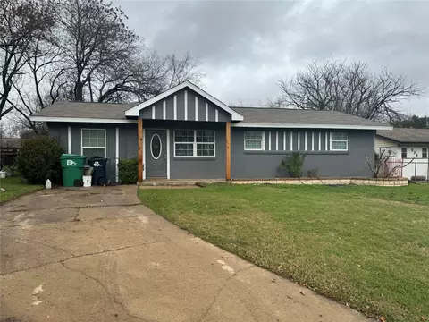 525 Pershing Dr, Denton, TX 76209