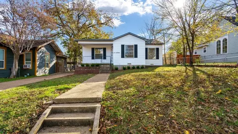616 W Hull St, Denison, TX 75020